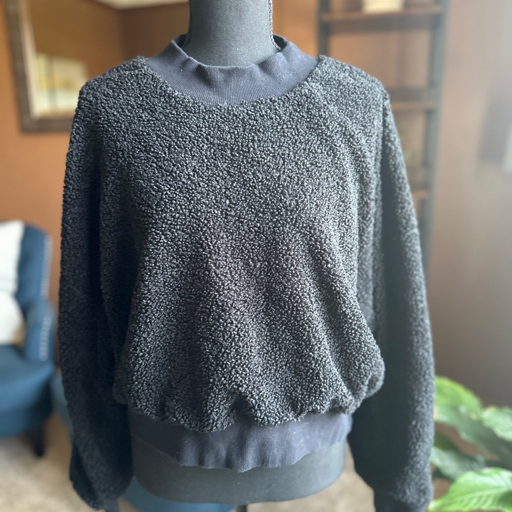 Fabletics Cozy Black Women's Sweatshirt